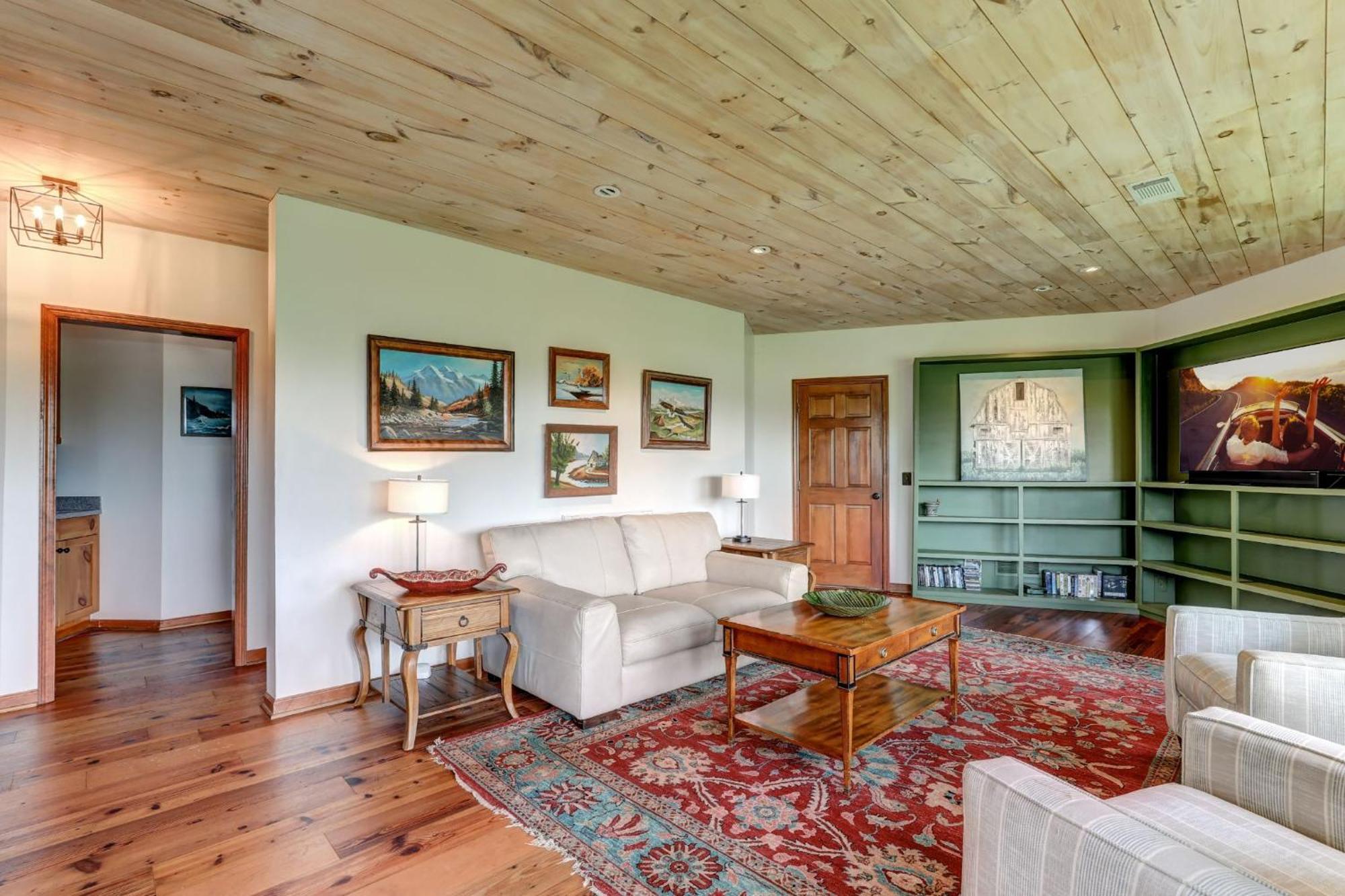 Falken Haus - Relax In Seclusion With Panoramic Lake Views Jasper Luaran gambar
