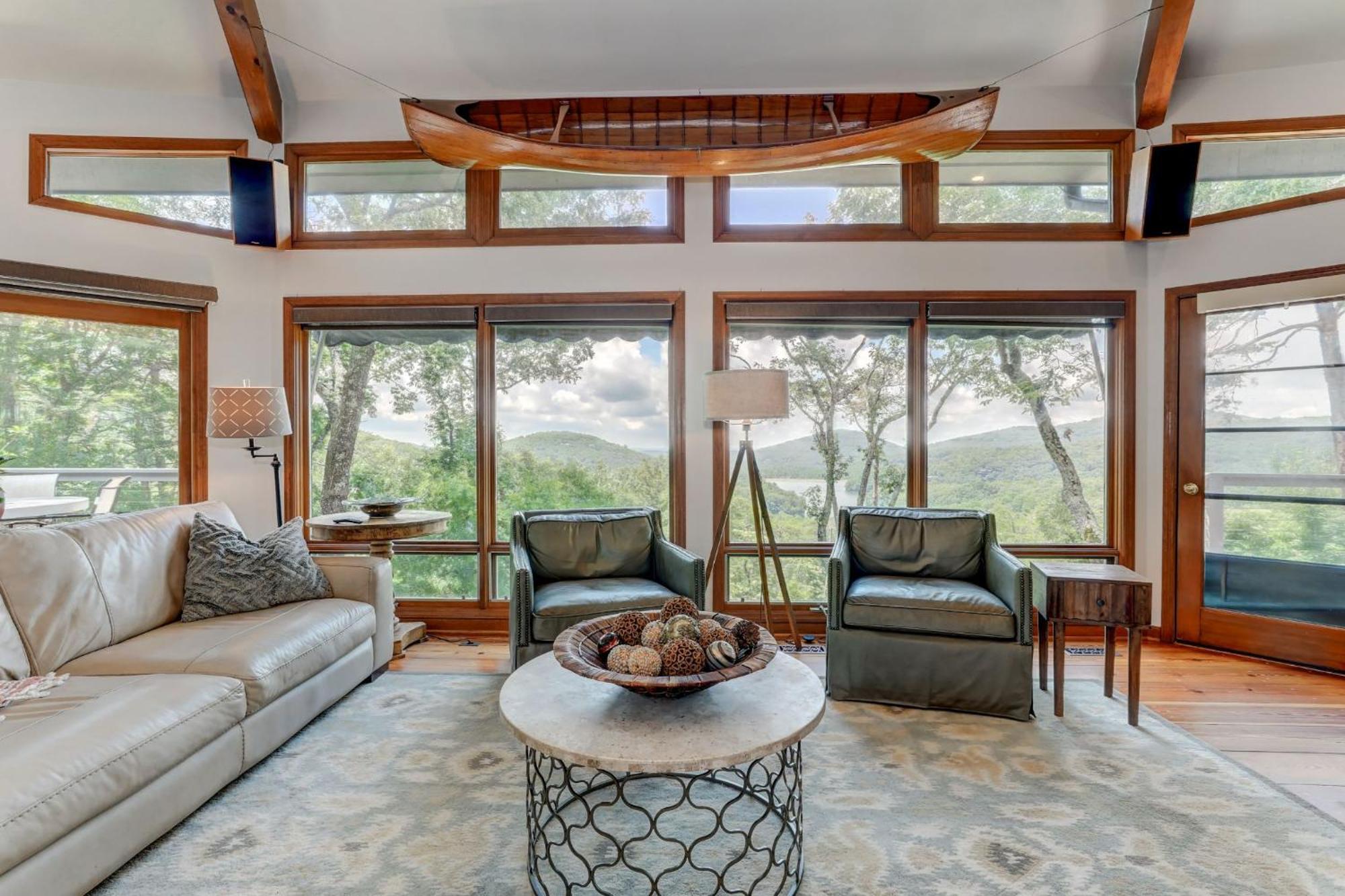 Falken Haus - Relax In Seclusion With Panoramic Lake Views Jasper Luaran gambar