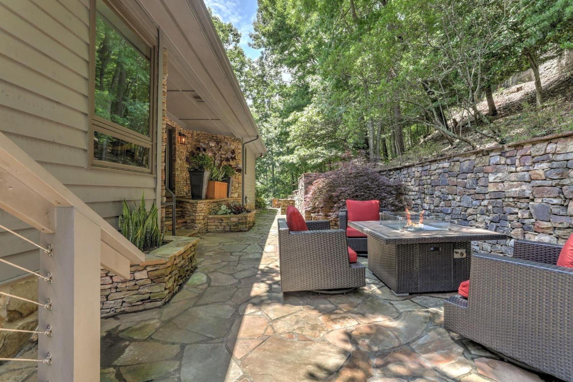 Falken Haus - Relax In Seclusion With Panoramic Lake Views Jasper Luaran gambar